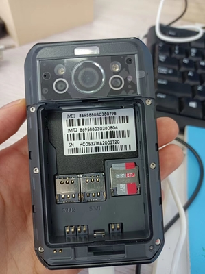 High Bitrate 256kbps-8Mbps Camera cơ thể 5G với 13 triệu pixel Camera phía sau