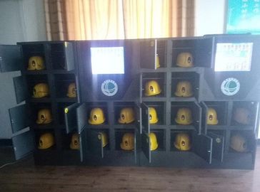 Trạm gắn mũ bảo hiểm 20 cổng với phần mềm quản lý Màn hình cảm ứng 19 inch
