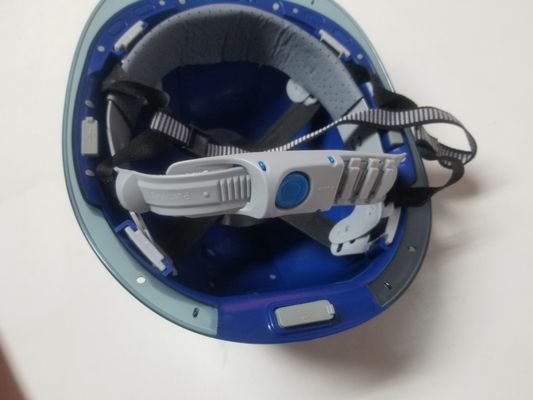Mũ bảo hiểm thông minh an toàn màu xanh với camera WIFI 4G tích hợp GPS Blue Tooth Nền tảng giám sát trung tâm đa hệ thống liên lạc nội bộ